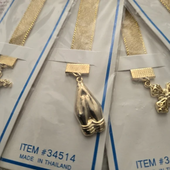 Gold-Plated Christian Bookmarks four faith-inspiring designs. - Picture 3 of 8